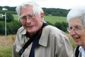 Η απώλεια του σπουδαίου αρχαιολόγου και ακαδημαϊκού Sinclair Hood