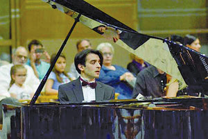 Ο βραβευμένος πιανίστας Μάνος Κιτσικόπουλος σε live streaming από το ΠΣΚΗ