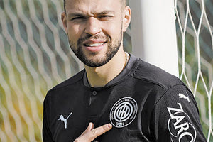 ΛΟΥΚ ΚΑΣΤΑΝΙΟΣ