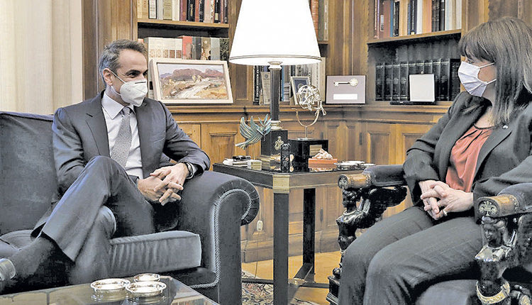 συνάντηση με την πρόεδρο της Δημοκρατίας Κατερίνα Σακελλαροπούλου είχε ο πρωθυπουργός Κυριάκος Μητσοτάκης