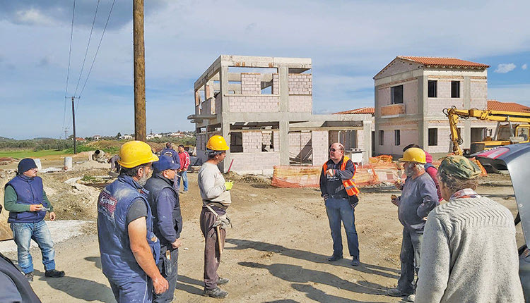Περιοδείες στα εργοτάξια από το Συνδικάτο Οικοδόμων