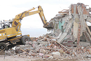 κατεδαφίσεις αυθαίρετων κατασκευών σε αιγιαλούς και παραλίες