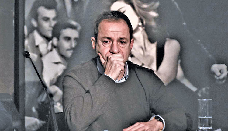 Ο Δημήτρης Λιγνάδης