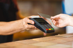 χρήση συσκευών ηλεκτρονικής χρέωσης POS