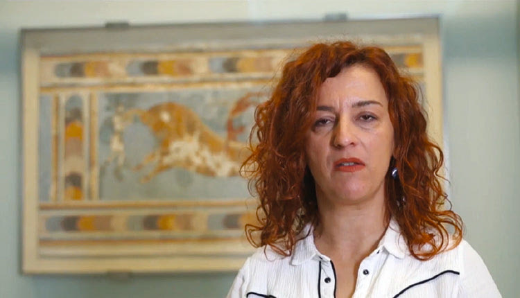 Η Έφη Τσίτσα σε ένα ταξίδι αναζήτησης των πολύτιμων μπλε χρωστικών στις ψηφιακές δράσεις του Αρχαιολογικού Μουσείου Ηρακλείο