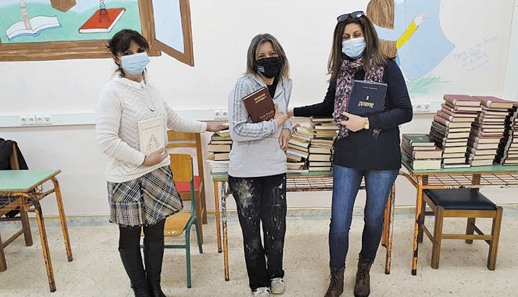 Εμπλουτίζεται η βιβλιοθήκη στο Δημοτικό Αγίας Μαρίνας