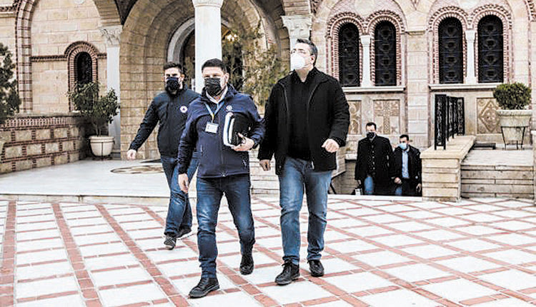 Στην περιοχή της Θεσσαλονίκης ο Νίκος Χαρδαλιάς μετά τη σύσκεψη που πραγματοποιήθηκε στη Μητρόπολη Νεαπόλεως