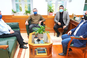 Ο Περιφερειάρχης Στ. Αρναουτάκης χθες συναντήθηκε με αγροτοσυνδικαλιστικά στελέχη για τους δασικούς χάρτες