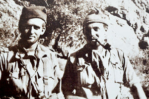 , 10 Ιουλίου 1943. Δεξιά ο Βρετανός Υπολοχαγός Κένεθ Λάμοπμπυ και αριστερά ο Δανός Υπολοχαγός Άντερς Λάσσεν.