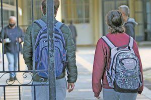 Οι μαθητές επέστρεψαν στα Γυμνάσια, Λύκεια και ΕΠΑΛ μετά από σχεδόν τρεις μήνες τηλεκπαίδευση