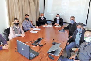 σύσταση μιας επιστημονικής επιτροπής, που θα βοηθά τους παραγωγούς να αντιμετωπίζουν μια σειρά από αγροτικά ζητήματα