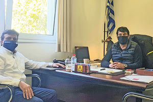 ο Αντιπεριφερειάρχης Ηρακλείου Νίκος Συριγωνάκης με τον Πρόεδρο του Συνδέσμου Εγκατεστημένων Επιχειρήσεων της ΒΙΠΕ Ηρακλείου Λευτέρη Αντωνακάκη.