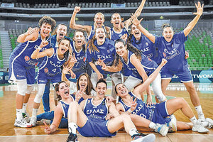 ΕΥΡΩΜΠΑΣΚΕΤ ΓΥΝΑΙΚΩΝ: Οι παίκτριες της Εθνικής πανηγυρίζουν την σπουδαία πρόκριση