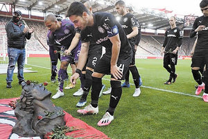 ΟΦΗ στο Καραϊσκάκη: Τίμησαν τους νεκρούς της Θύρας 7