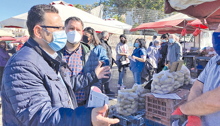 Στη λαϊκή των Πατελών ο Μ. Συντυχάκης