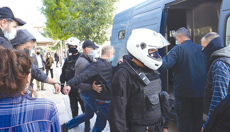 Τέσσερις από τους έξι εμπλεκόμενους στην υπόθεση της ναρκο-νταλίκας κρίθηκαν προσωρινά κρατούμενοι