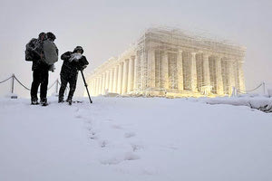 H Ακρόπολη χιονισμένη