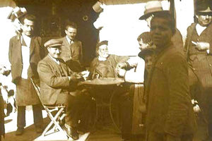 Η φωτογραφία της ημέρας: Καφενείο στην Κρήτη το 1900