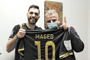 Τη φανέλα με το «10» πήρε από τους παίκτες ο Σάμι