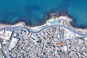 παραθαλάσσιο τείχος