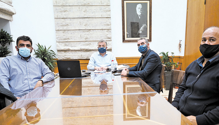 Από την τηλεδιάσκεψη στην Περιφέρεια μεταξύ αγροτών - υπουργείου