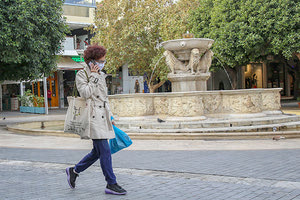 εικόνες από το έρημο Ηράκλειο με την καραντίνα