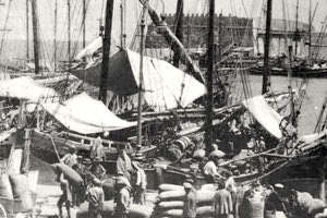 Η φωτογραφία της ημέρας: Το λιμάνι του Ηρακλείου στις αρχές του περασμένου αιώνα