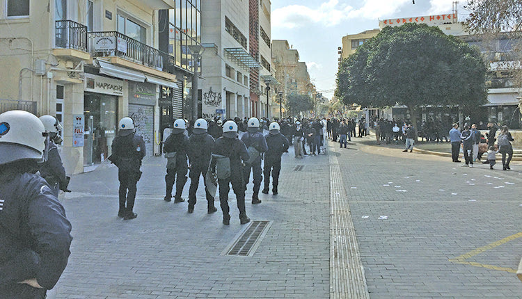 συγκέντρωση αντιεξουσιαστών που διαδήλωσαν για τον απεργό πείνας και δίψας Δ. Κουφοντίνα