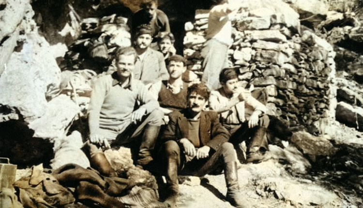 Ομάδα του Patrick Leigh Fermor στο λημέρι στο Χορδάκι το 1943