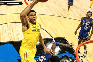 Εντυπωσιακός ο Αντετοκούνμπο στο All Star Game