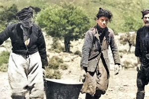 Η φωτογραφία της ημέρας: Κρητικοί τυροκόμοι προπολεμικά