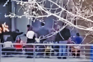 συμβασιούχοι εργαζόμενοι ΕΟΔΥ που έκαναν το κορονοπάρτι.