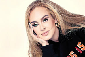 Aντέλ, η γυναίκα καλλιτέχνης του αιώνα