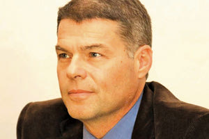 Άρης Ροζάκης