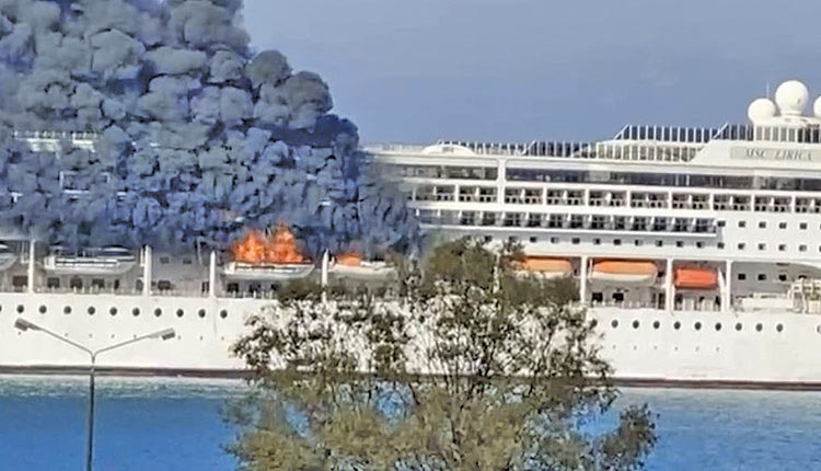 Φωτιά στο κρουαζιερόπλοιο MSC Lirica  που βρίσκεται ελλιμενισμένο στο λιμάνι της Κέρκυρας.