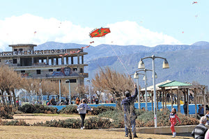 Καθαρή Δευτέρα χαρταετοί καράβολας