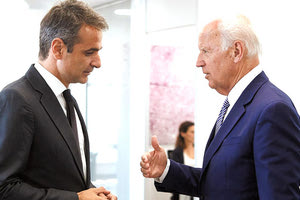 Η επικοινωνία Μητσοτάκη-Μπάιντεν