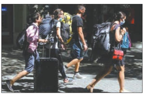 Τουρίστες κορονοιος