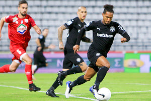 Ντε Γκούζμαν στο παιχνίδι του ΟΦΗ με τον Βόλο