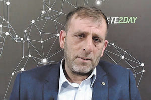 ο Μανώλης Παπαματθαιάκης στη συνέντευξη που παραχώρησε  στην εκπομπή «Στρογγυλή Θεά» του crete2day.com.