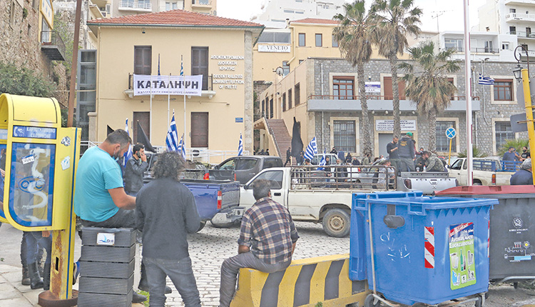 Καταλήψεις σε δημόσιες υπηρεσίες για τους δασικούς χάρτες