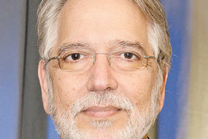 ο ομότιμος καθηγητής του ΕΚΠΑ και μέλος της Εθνικής Επιτροπής Εμβολιασμών Γεώργιος Χρούσος.