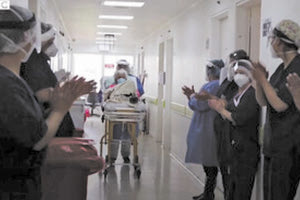 Γυναίκα 104 ετών νίκησε τον κοροναϊό για δεύτερη φορά