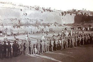 H φωτογραφία της ημέρας:1898. Άγγλοι στρατιώτες στα ενετικά τείχη Ηρακλείου