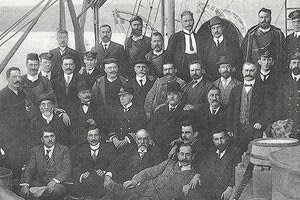 H φωτογραφία της ημέρας: 911. Οι Κρήτες βουλευτές....κρατούμενοι σε γαλλικό πλοίο