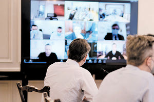 Σκληρή κόντρα στη Βουλή με φόντο την ψήφο των αποδήμων