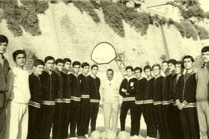 Ο ΟΦΗ το 1969 στο στάδιο Ελευθερίας που είχε σιδερένιες οβάλ μπασκέτες