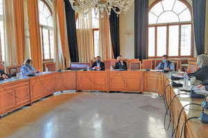 διαβούλευση για το Πρόγραμμα Βιώσιμης Αστικής Ανάπτυξης στην αίθουσα του Δημοτικού Συμβουλίου