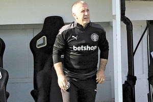 Νίκος Νιόπλιας