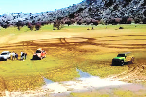 Μετέτρεψαν σε πίστα motocross το Οροπέδιο Ομαλού Βιάννου Μετέτρεψαν σε πίστα motocross το Οροπέδιο Ομαλού Βιάννου με  βαριά οχήματα, 4Χ4 και γουρούνες